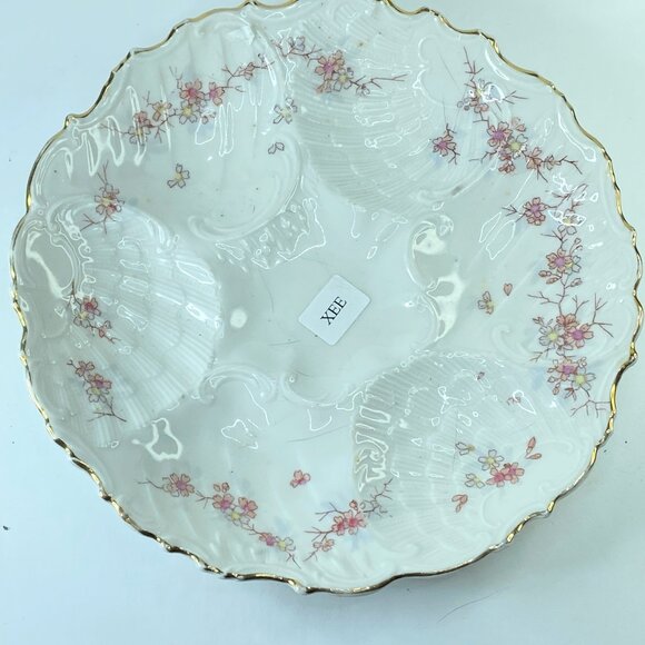 Antique Porcelain six Well shell oyster scalloped Plates gold trimmed 8" A3893 - Picture 1 of 6